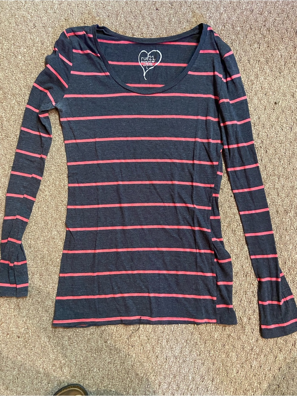 Vintage rue21 Women’s Dark Gray Long Sleeve Scoop Neck Top with Pink Stripes